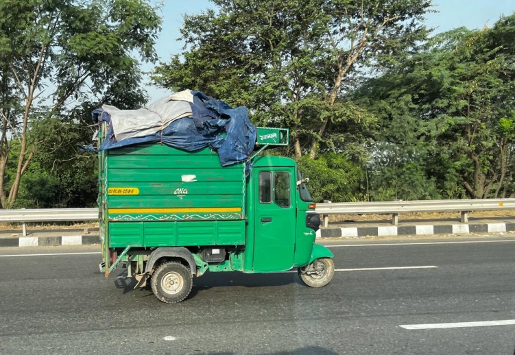 15 polciezarowka w Indiach